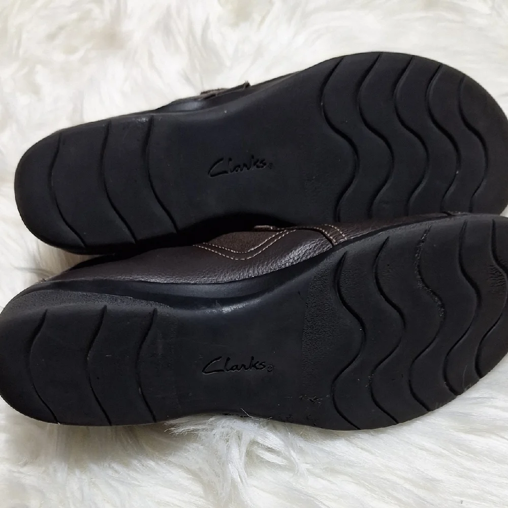 Women's Brown Leather Clarks Slip-On Shoes